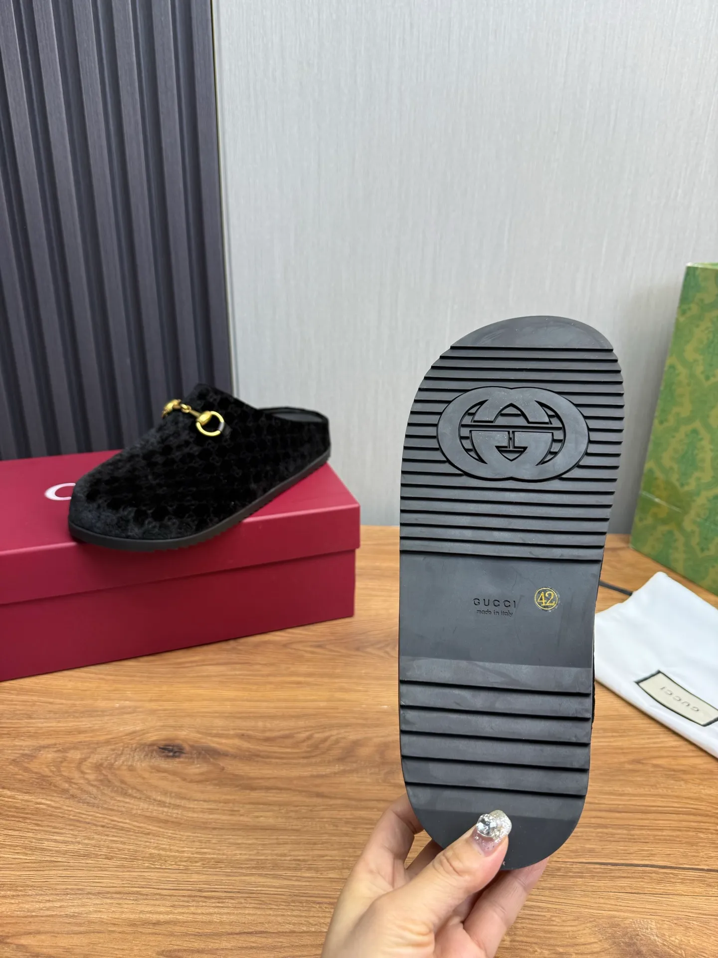 Men's men's shoes💰Pili 420💰Maoli 460💰 ＧＵＣＣＩGucci. Popular couple slippers hot sale🩷💚 🩴Official website one to one production 35-45 size 45 46 🉑️Customized!